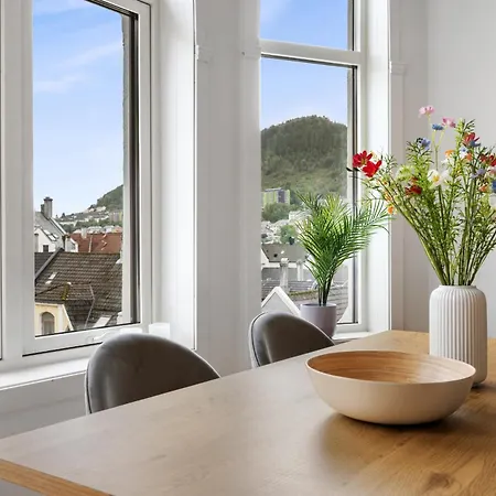 Modern Downtown With Great Views 卑爾根