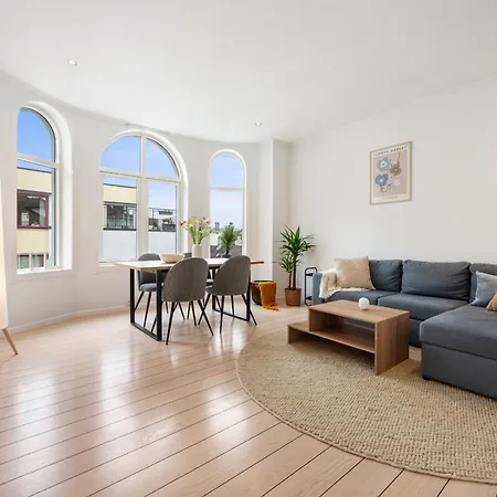아파트 Modern Downtown With Great Views *